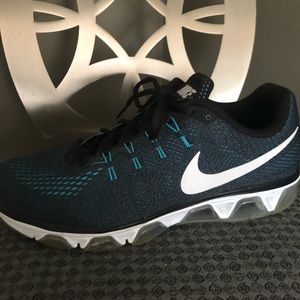 Nike run easy tailwind 8
